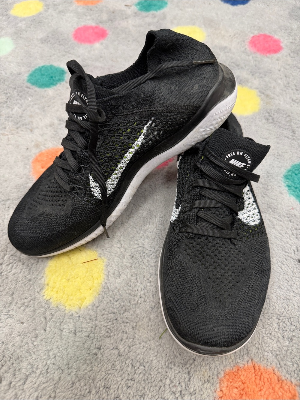 Nike Freen RN Flyknit ladies size 9 Black and White Knit Running Sneakers